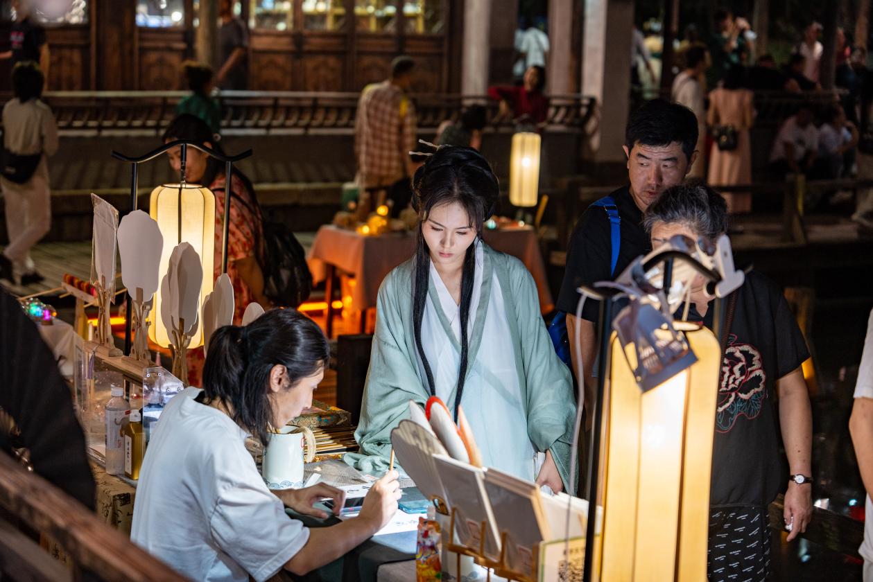 ���������¼��ϵ��ֹ���Ʒ̯λ���ܷ��߹�ͼ