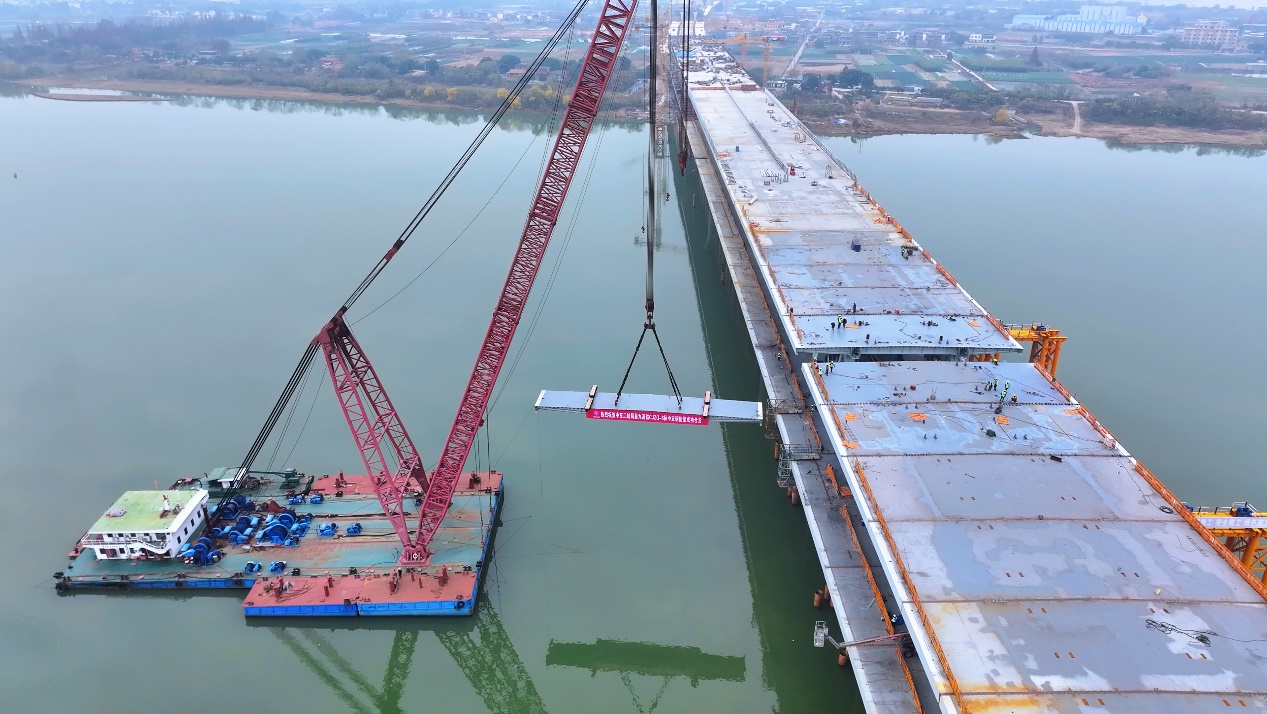 大桥合龙实拍图。受访者供图