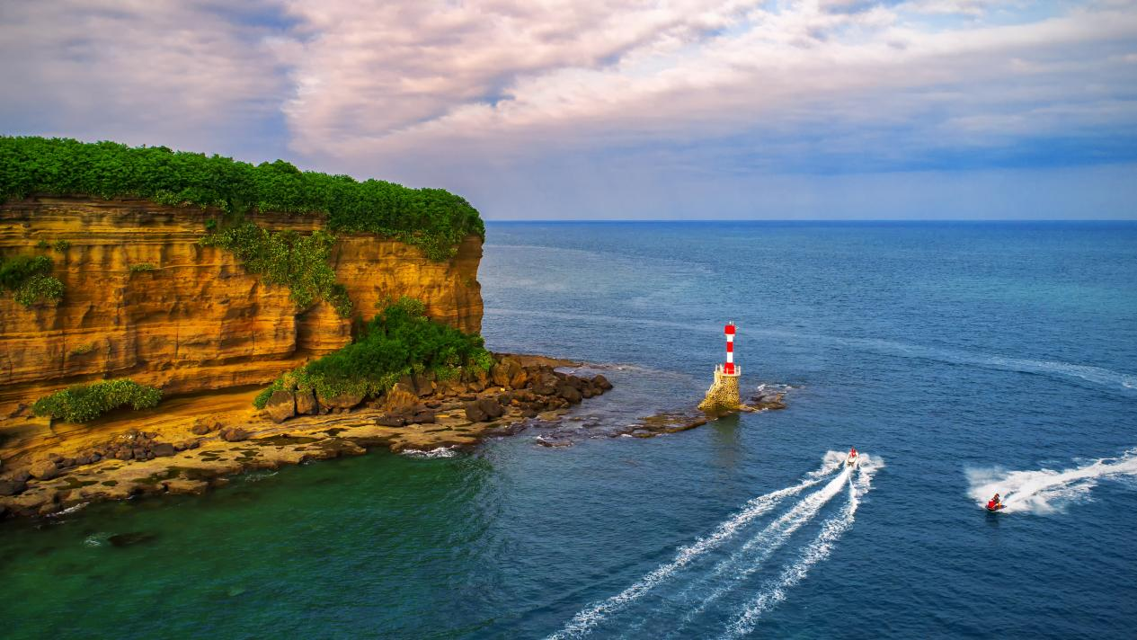 北部湾近岸海域水质良好,常年位居全国“第一档”水平。受访者供图