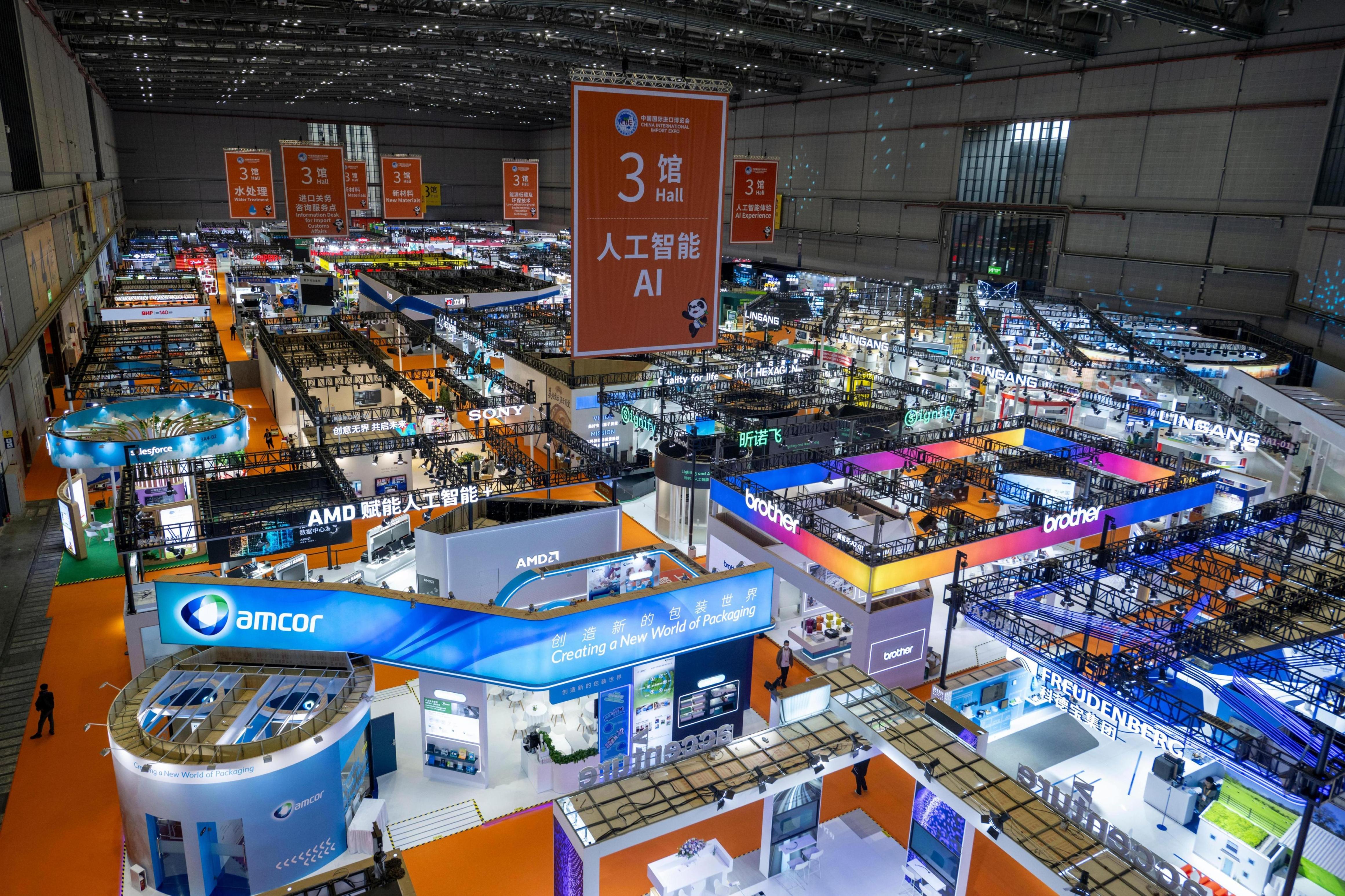 11月3日,第八届中国国际进口博览会布展工作基本完成。人民网记者 翁奇羽摄