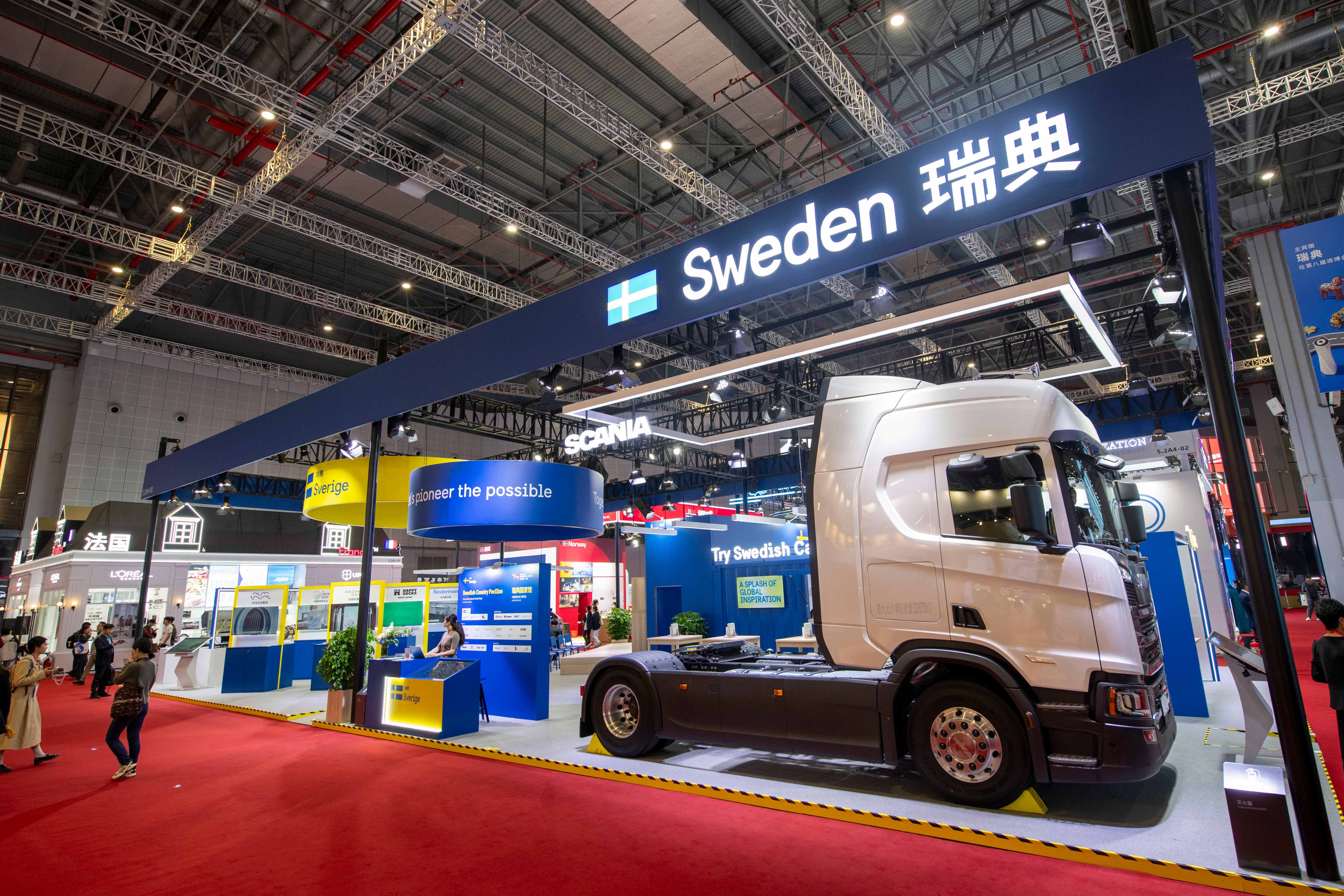 主宾国瑞典亮相第八届进博会国家展。人民网记者 翁奇羽摄