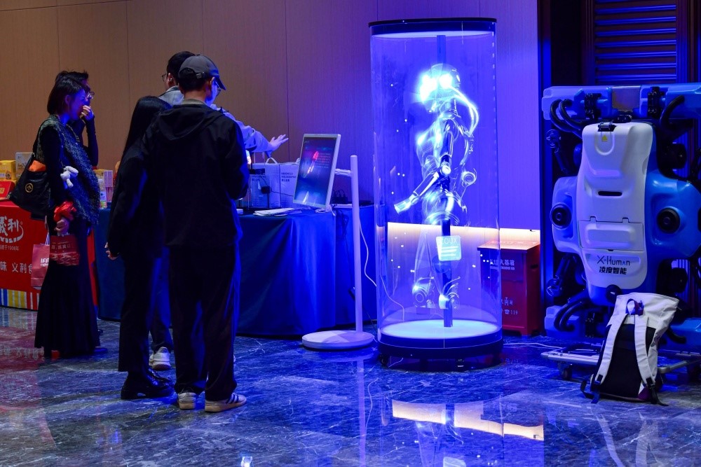 2025数字经济大会数智产品展示区。人民网记者 任峰涛摄