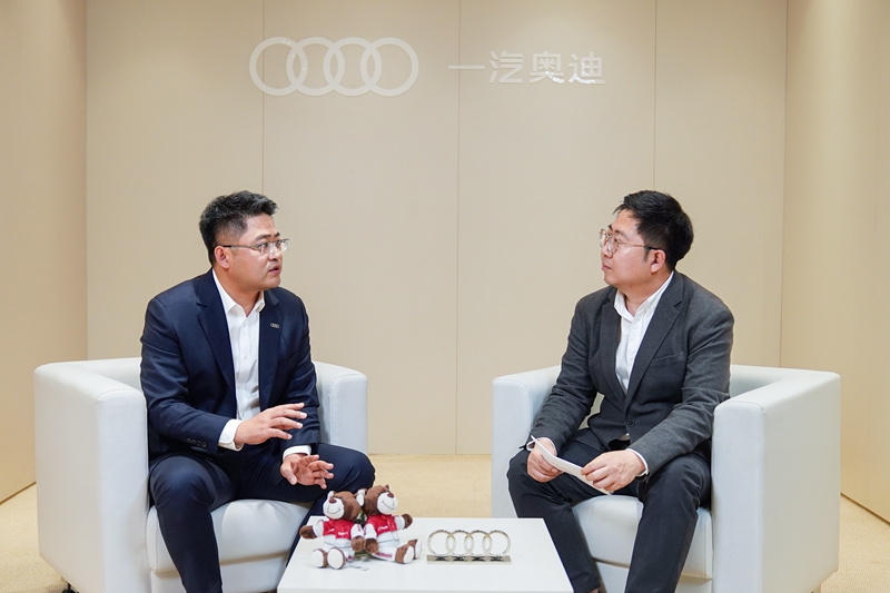2025广州车展期间，一汽奥迪销售有限责任公司执行副总经理郭永锋接受人民网记者采访。受访者供图