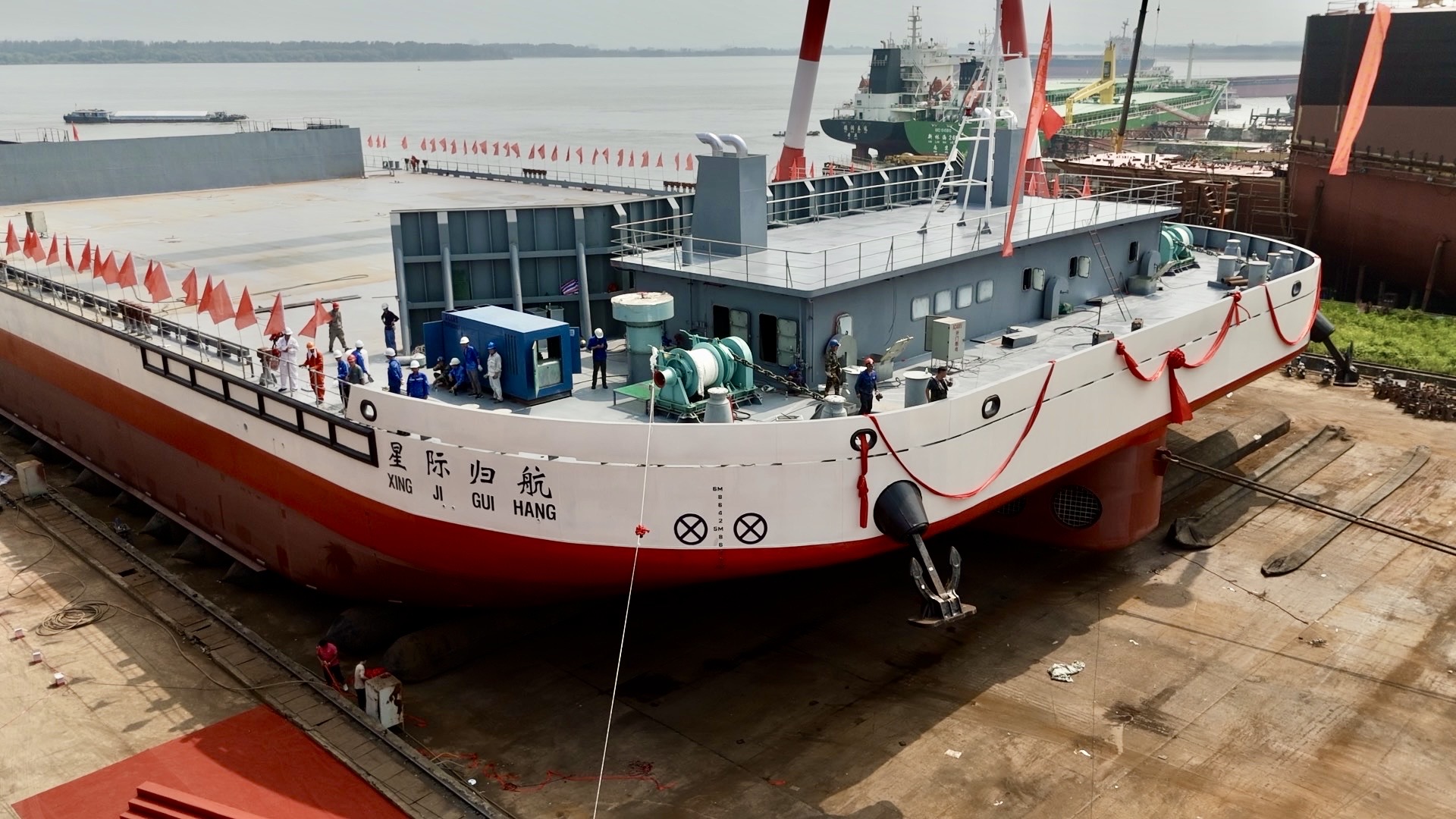 图为全国首艘运载火箭回收船“星际归航”,预计用于双曲线三号(SQX-3)“入轨发射+海上回收”。受访者供图