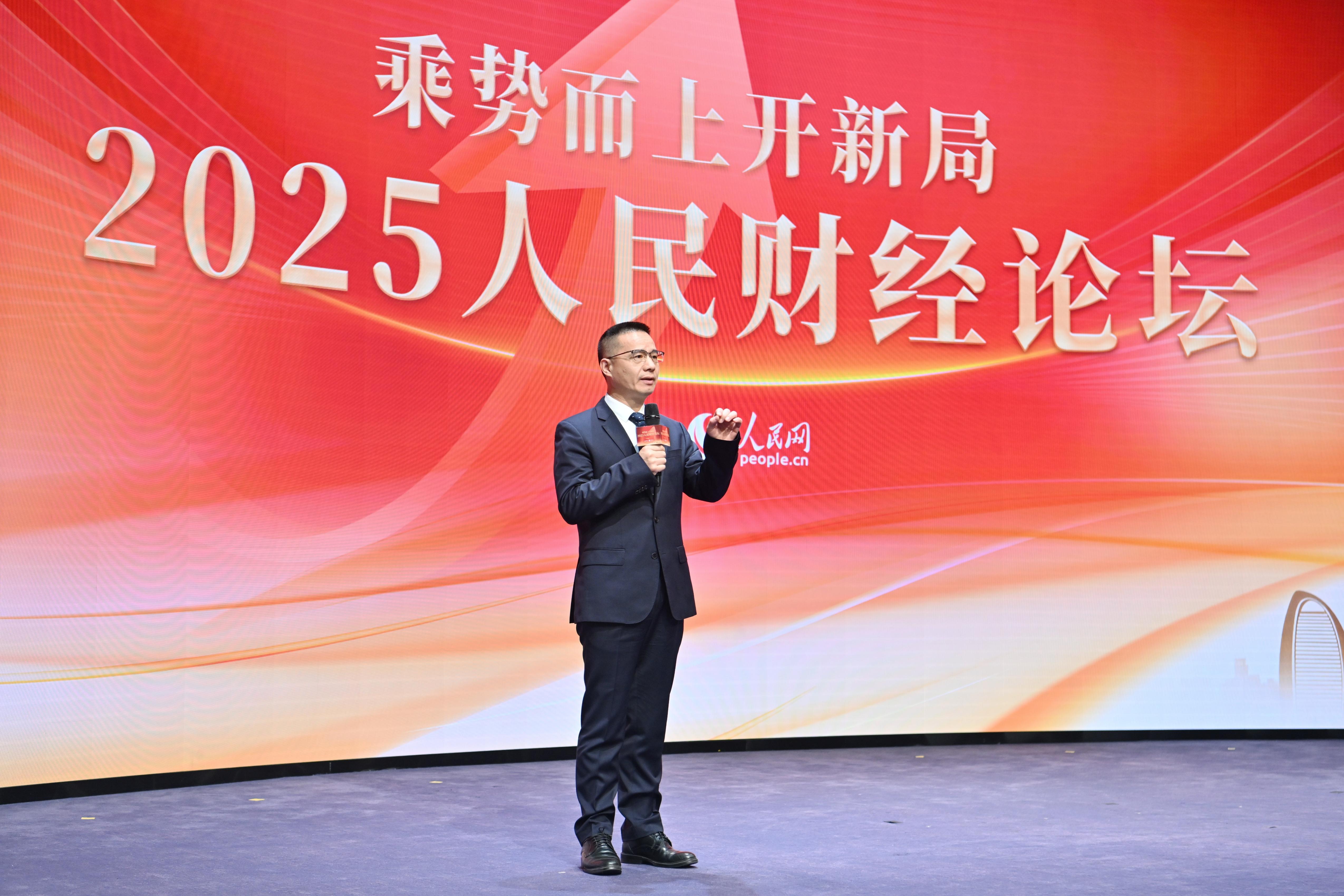 中国大唐集团海外投资有限公司总经理周元龙发言。人民网记者 翁奇羽摄