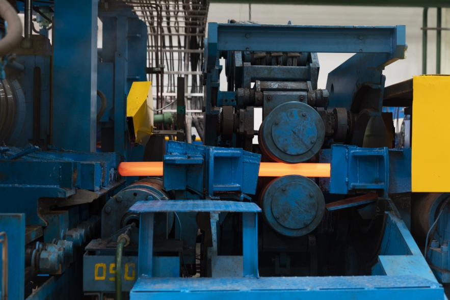 航空级钛合金棒线材全流程控温控轧生产线。 受访者供图