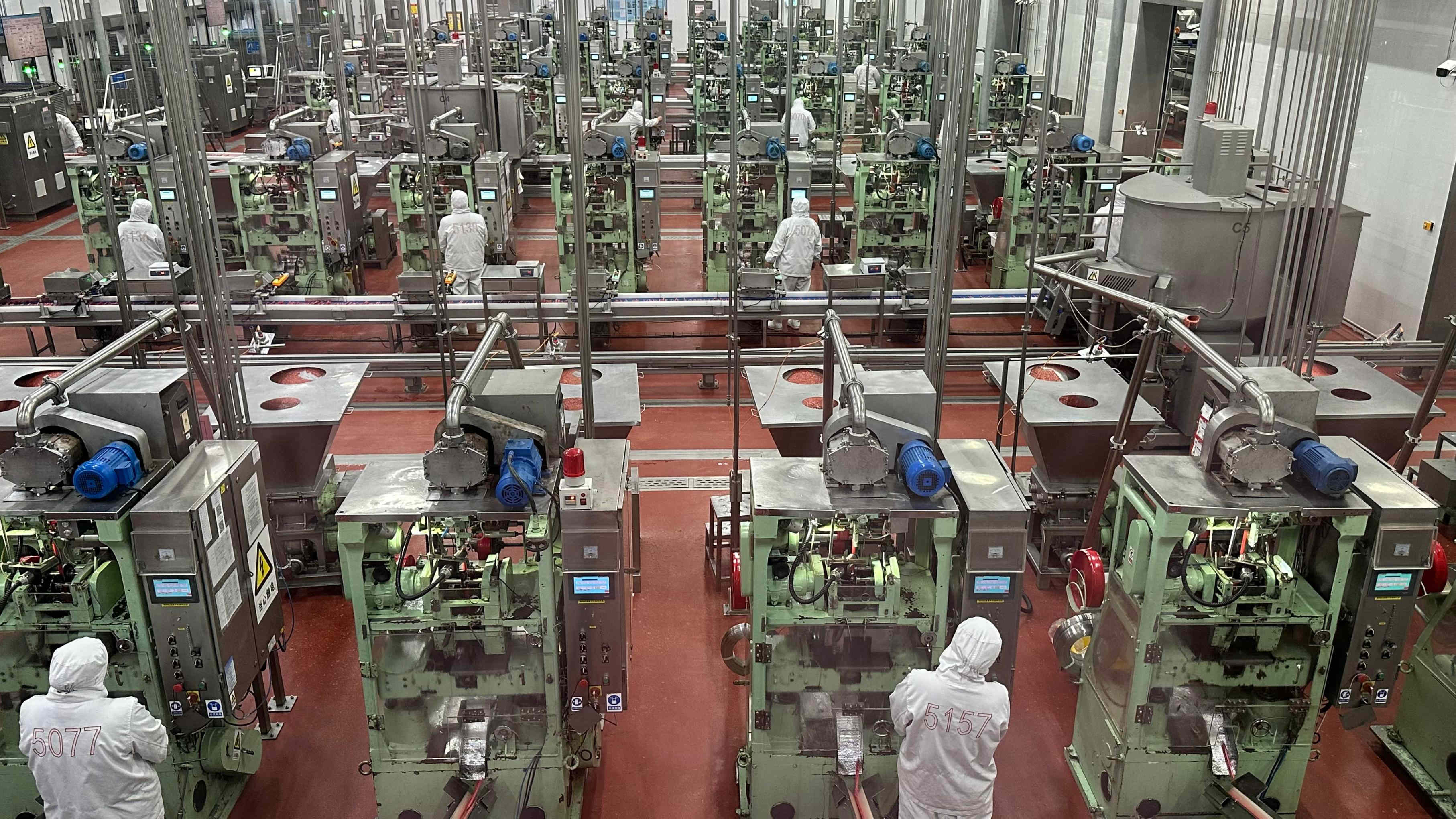 双汇肉类生产车间。人民网记者 王绍绍摄