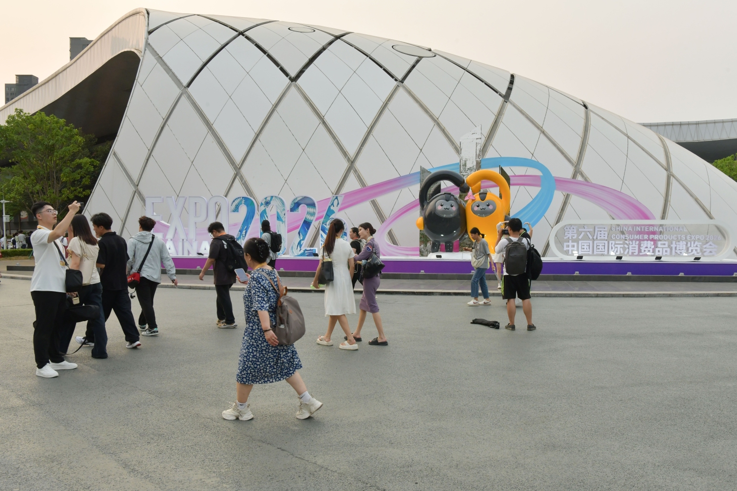 4月13日至18日，第六届消博会在海南海口举办。这是“十五五”开局之年我国重大展会的“首展”，也是海南自贸港全岛封关运作后的“首秀”。人民网记者 任峰涛摄