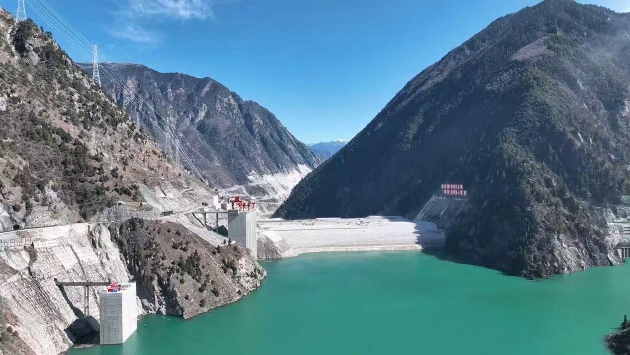 双江口水电站。郝平摄