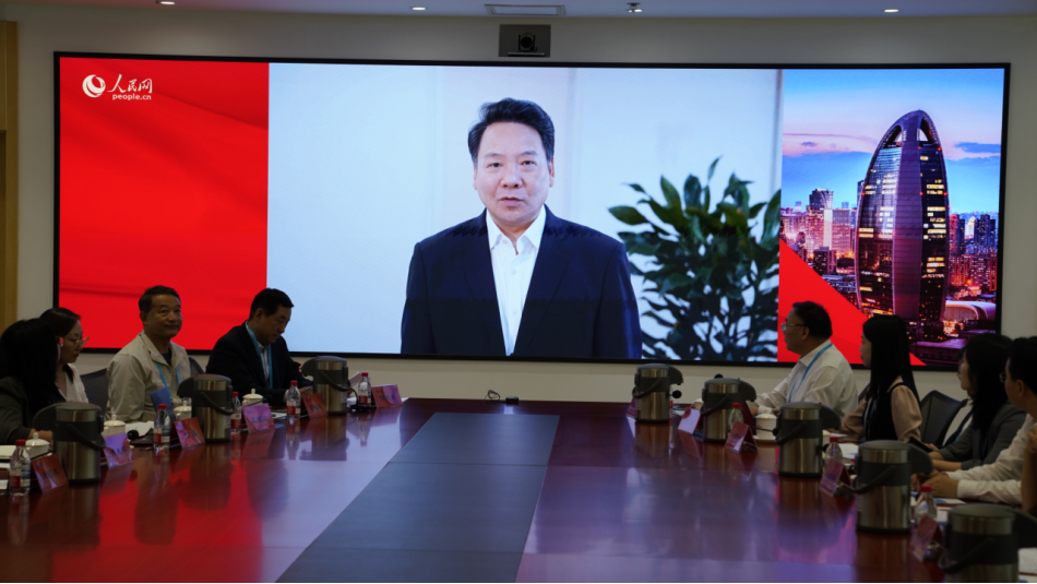 全国人大财经委员会副主任、南开大学校长陈雨露发表致辞。主办方供图